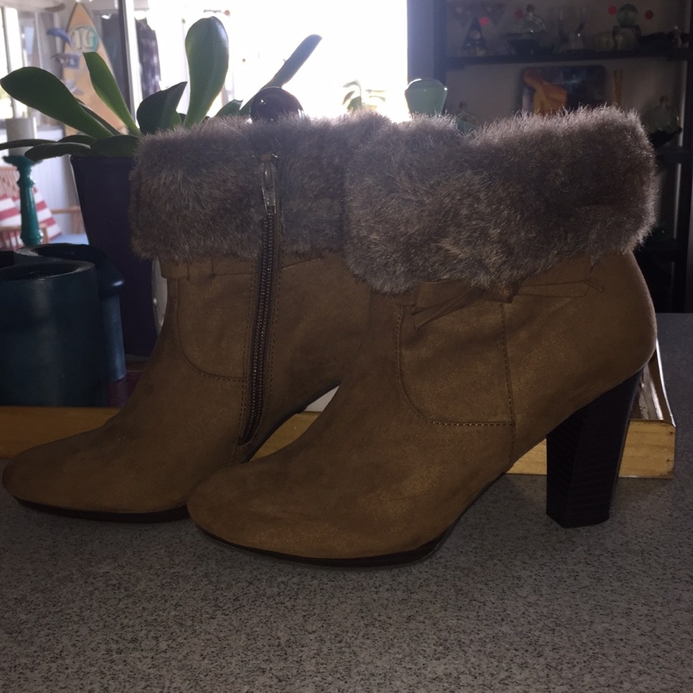 Fur boots